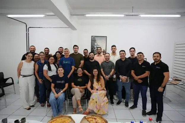 Associados do Sindroupas realizam visita técnica à fábrica da Pena